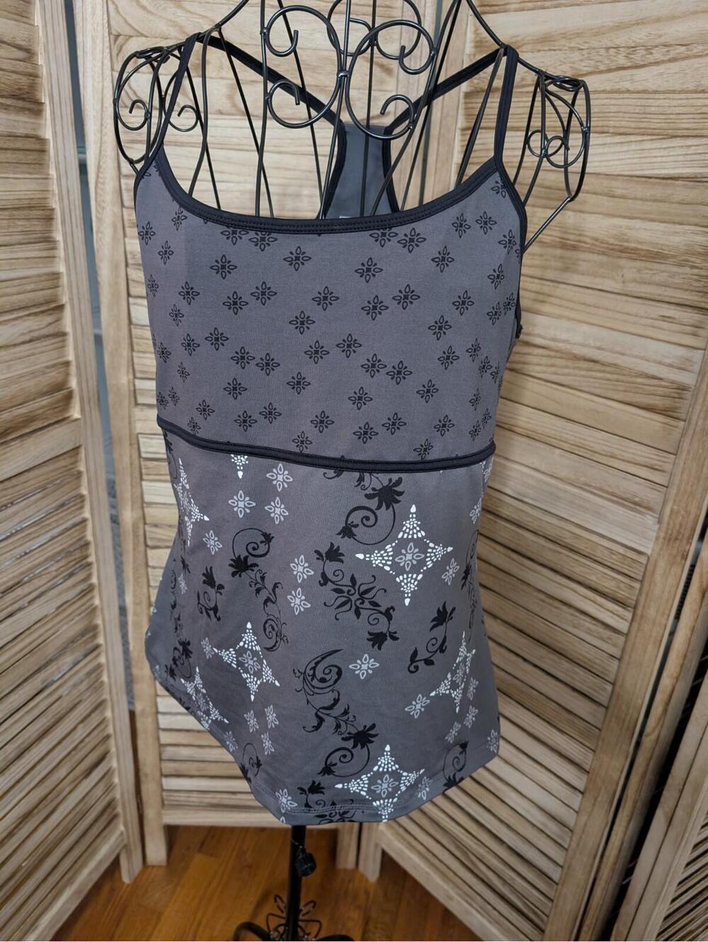 Womens Size XL TEK Gear Racer Back Floral Gray White And Black Athletic Tank